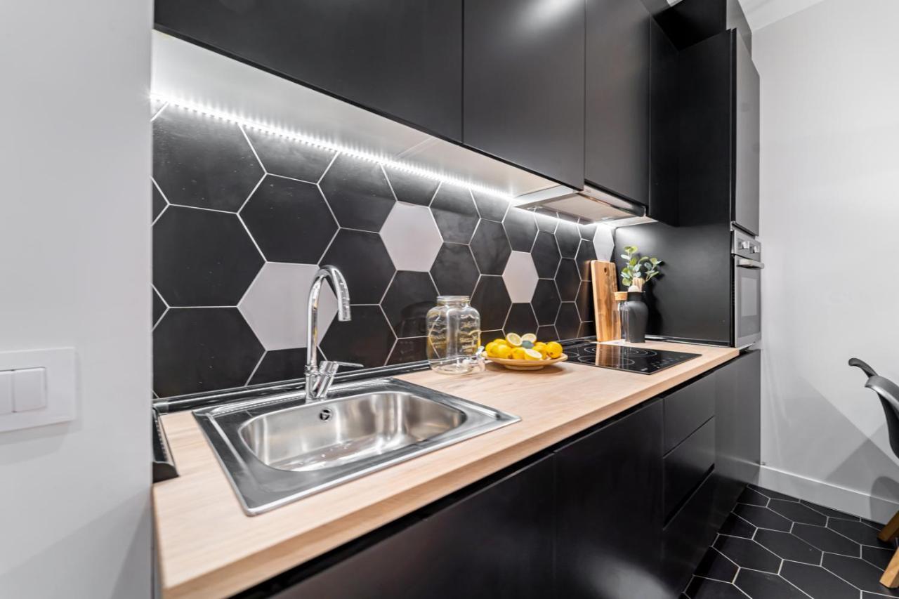 Edsam Madrid Apartments Black 외부 사진