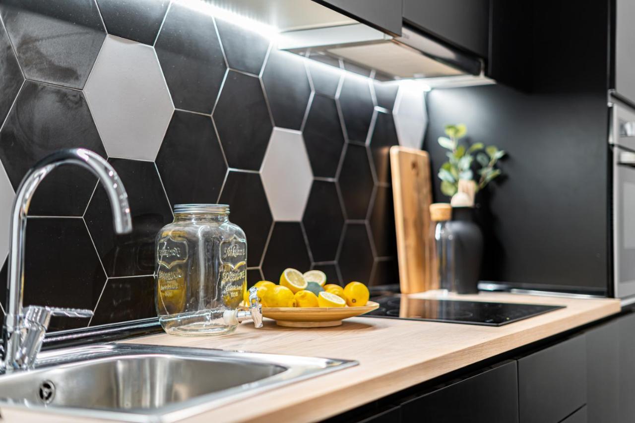 Edsam Madrid Apartments Black 외부 사진