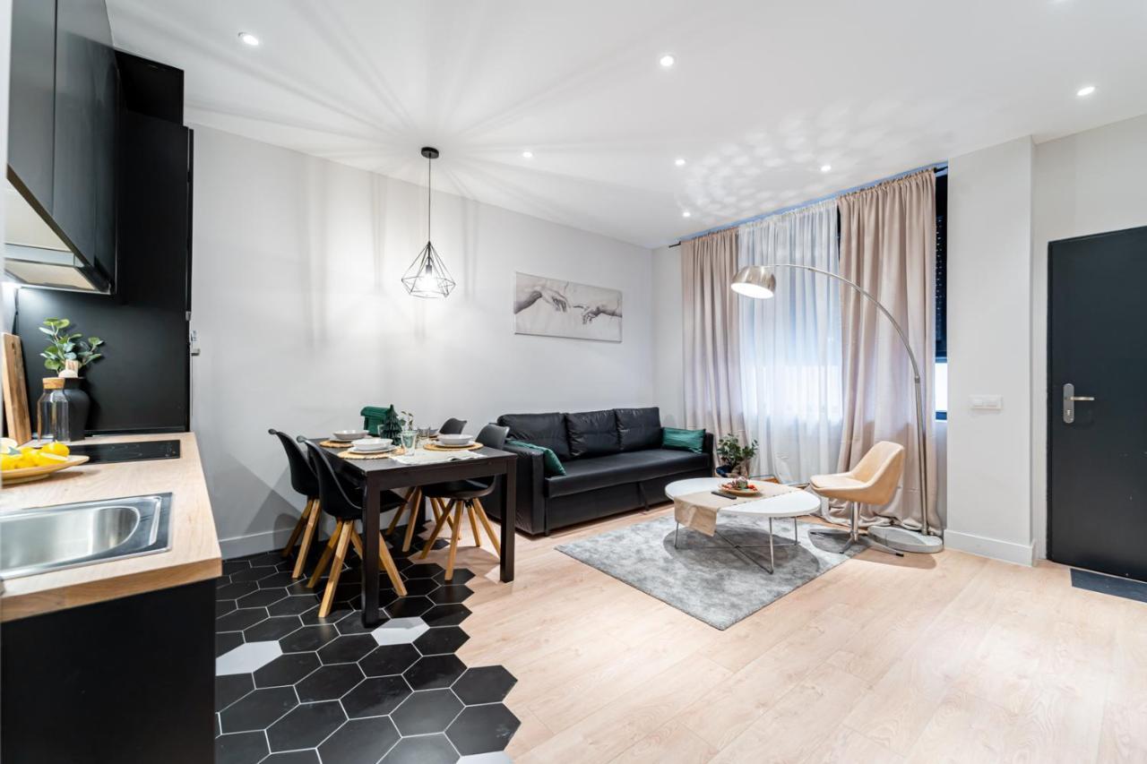 Edsam Madrid Apartments Black 외부 사진
