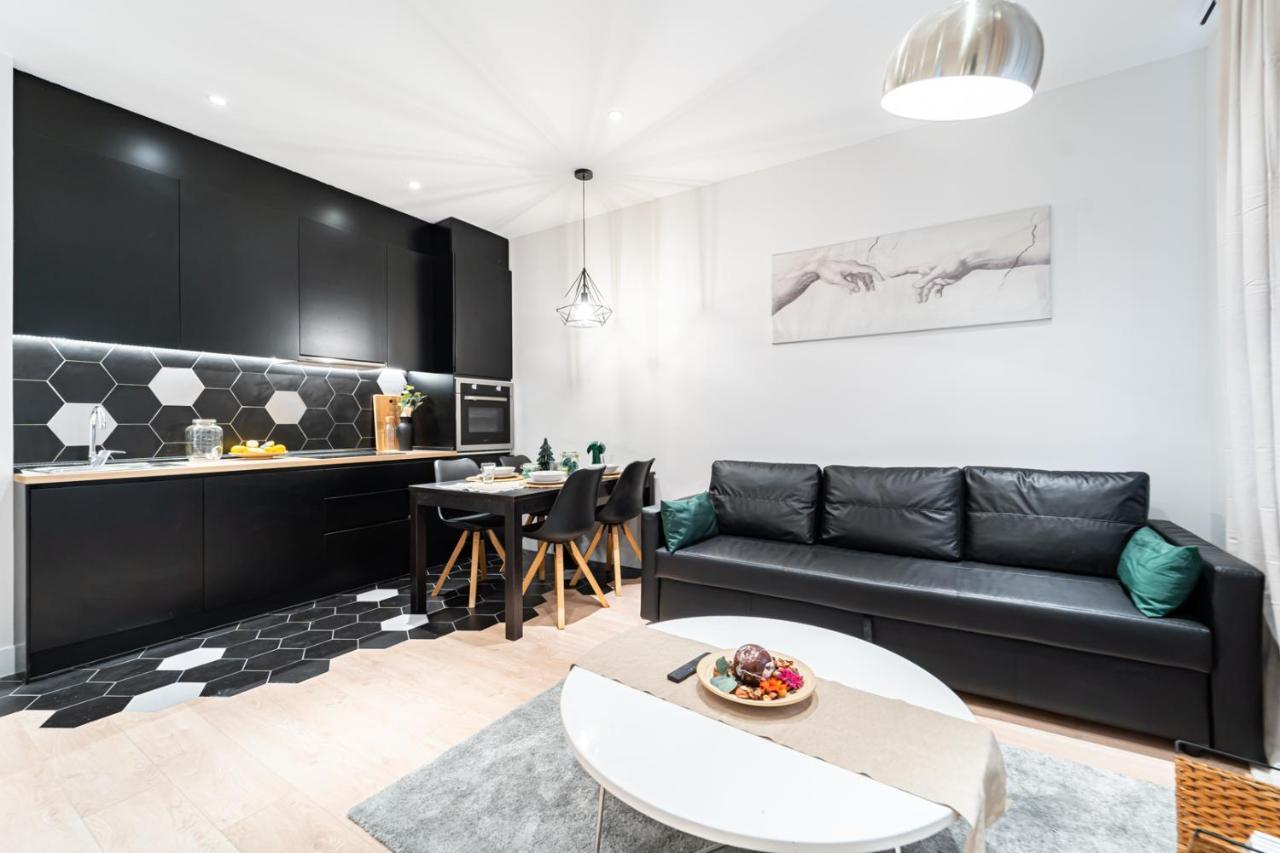 Edsam Madrid Apartments Black 외부 사진